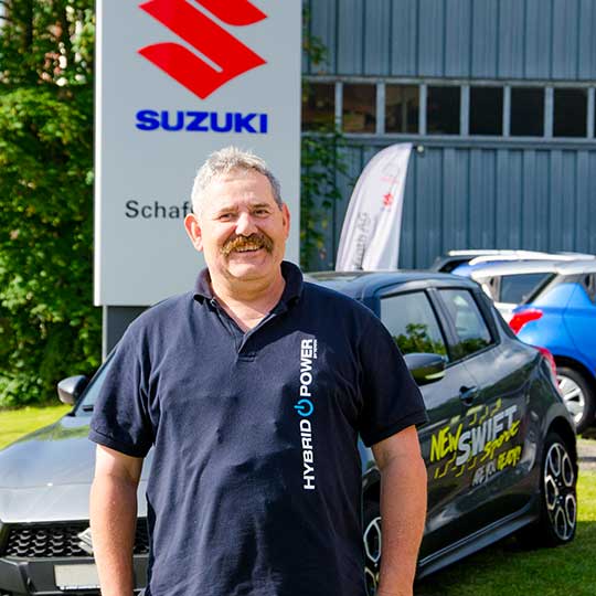 Garage-Schafroth_Teammitglieder_Einzeln_T02.01.jpg